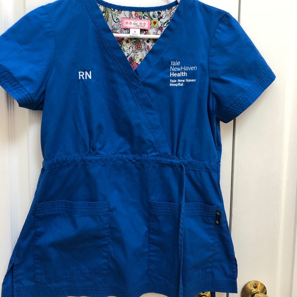 Koi Women’s Scrub Top Size Small Royal Blue Yale